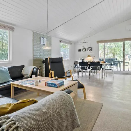 Holiday home Beautiful In With Kitchen